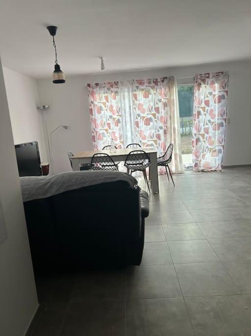 Appartement T3 Rez De Jardin Лучиана Екстериор снимка